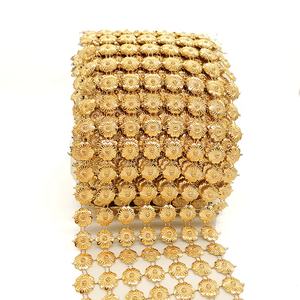 Grosir 6 Baris Bunga Emas Plastik Berlian Imitasi Bungkus Pita Jala untuk Kue Pernikahan - Product Image 5