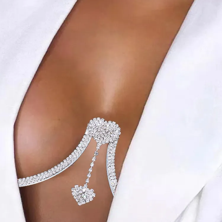 2024 keluaran baru berlian imitasi mode rantai badan halus liontin hati ganda kristal pendukung dada tubuh seksi untuk wanita