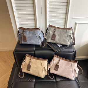 Sac à bandoulière décontracté et tendance pour femme, nouveau modèle, vente chaude en gros, sac à main élégant au design actuel - Product Image 1