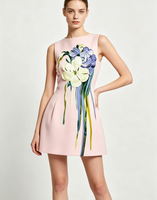 Großhandel Maßgeschneidertes Damen Einfarbiges Ärmelloses Rosa A-Linien-Minikleid mit Reißverschlüssen 3D-Blumenapplikation Tropfen-Stickerei für Cocktailpartys