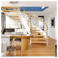 Escalier courbé robuste pour intérieur, design moderne, marches en bois, pour maison résidentielle et projets commerciaux
