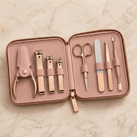 Kit de manucure professionnel 8 pièces en acier inoxydable, ciseaux à ongles, coupe-ongles, lime, repousse-cuticules, style classique, emballage en sac portable