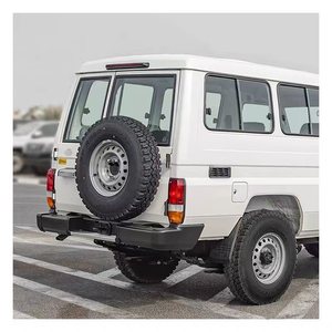 Luces traseras y luces de freno originales para los modelos Toyota Land Cruiser LC76 y FJ76 de 2007-2023. - Product Image 3