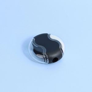 Taille-crayon rond à un trou avec capuchon gomme intégré - Fourniture scolaire mignonne pour enfants, cadeau promotionnel pour la classe - Product Image 4
