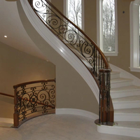 Escalier Courbé Moderne de Style Minimaliste avec Marches en Bois pour Projets Résidentiels et Villas