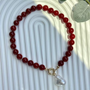 Collana Statement da Donna alla Moda con Perle di Corniola Rossa di Grado A da 12mm e Grande Perla Barocca - Product Image 4