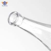 Bouteilles en verre élégantes à col long de 500 ml, personnalisées et luxueuses, pour spiritueux, bouteille unique en forme de larme pour whisky, vodka, avec bouchon
