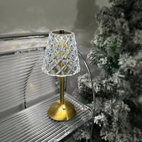 Lampe de chevet moderne en fer avec commande tactile LED Éclairage intelligent pour la décoration de la maison Lumière de nuit de luxe et lampe de lecture