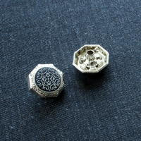 Fabricant de boutons APEX, boutons à pression en métal Zamak avec logo personnalisé, boutons décoratifs ronds OEM ODM pour Thobe Jubba