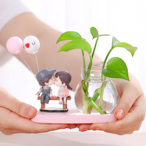 Cute Resin Couple Figurine With Balloons And Plant Vase For Desktop Home Decoration Gift - Product Image 4