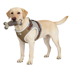 Arnés para Perros Sin Tirones, Ajustable, Acolchado y Suave, Chaleco para Mascotas Sin Estrangulamiento con Mango de Fácil Control para Perros Grandes - Product Image 1