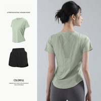 Ensemble de yoga pour femmes, t-shirt à manches courtes avec dos en mesh et short de sport