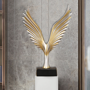 Ornement en résine Master Gu Angel Wings, décoration minimaliste moderne pour l'entrée de la maison, armoire à vin, cadeau - Product Image 1