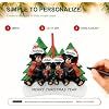Ornement de Noël Ours Noir 2027 |   Cadeau personnalisé pour une famille de 4 personnes