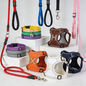 Köpek Sırt Çantaları, Katlanabilir Kaseler, Tasmalar ve Seyahat Aksesuarları, Açık Hava Köpek Ekipmanları Koleksiyonu: - Product Image 2