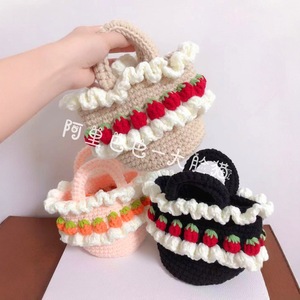 Sac à main rond en dentelle de coton au crochet, motif fraise crémeuse, pour usage quotidien - Product Image 1