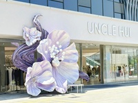 J-142 Installation artistique extérieure géante de fleurs violettes élégantes et imposantes, faite à la main pour toile de fond de mariage, fleur énorme