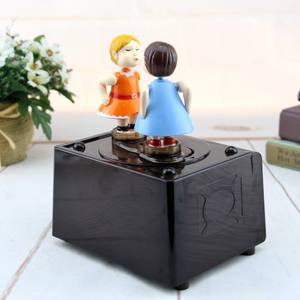 Caja Musical de Pareja Besándose, Caja Musical Creativa con Muñecas, Reproductor de Radio Retro, Adorno de Regalo - Product Image 4