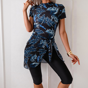 Traje de Baño Tankini de Tres Piezas para Mujer, Estampado, Poliéster, Tallas S-M-L-XL, Estilo Conservador, Efecto Reductor y Disimulador de Abdomen, Ideal para Vacaciones en la Playa - Product Image 1