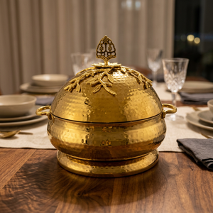 Casserole ronde vintage en acier inoxydable avec finition dorée polie et couvercle décoratif pour cuisinières à gaz et à induction - Product Image 2