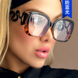 Specchio Quadrato con Cornice Grande Stile Serpente, Specchio Piatto con Telaio Completo, Novità 2025 Anti-Luce Blu, Stile Retrò Europeo e Americano per Feste Femminili - Product Image 2