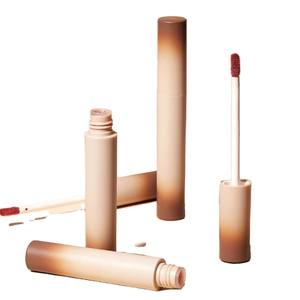 Lápices labiales y tubos de lápiz labial de plástico/aluminio de lujo personalizados, proveedores de envases para brillo labial con logotipos impresos - Product Image 2