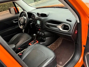 ปรับแต่งภายในรถยนต์ Jeep Renegade Trailhawk ปี 2017 2018 2019 เครื่องยนต์ 4 สูบ ขับเคลื่อน 4 ล้อ เกียร์อัตโนมัติ SUV - Product Image 5