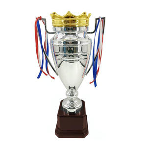 <span class=keywords><strong>Copa</strong></span> y medalla de trofeo de Metal 2025 para torneos deportivos, competiciones de premios, <span class=keywords><strong>copa</strong></span> de trofeo de partido de liga de fútbol de gran tamaño - Product Image 3
