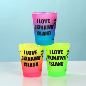 Souvenirs de voyage tropicaux personnalisés, souvenirs uniques, verres à shot multicolores - Product Image 2