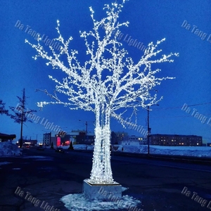 Sculpture d'arbre lumineux sur structure métallique pour la décoration festive des rues, des jardins et des commerces à Noël - Product Image 2