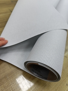 Tissu en maille <span class=keywords><strong>enduit</strong></span> de PVC résistant aux UV, imprimé recto-verso, imperméable et antistatique pour les enveloppements d'échafaudages, les façades de bâtiments et les clôtures - Product Image 3