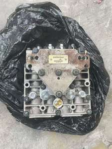 201-7272: Embrayage de direction et soupape de commande de frein. L'embrayage de direction de commande de direction et la soupape de commande de frein peuvent atteindre - Product Image 2