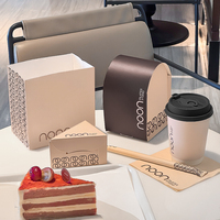 Boîte d'emballage de dessert triangulaire en carton blanc biodégradable et écologique personnalisée pour gâteau mousse