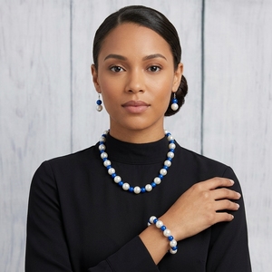 Bracciale, Orecchini e Collana con Perline Blu e Bianche Personalizzati, Perfetti come Regali per le Sorelle di Zeta Phi Beta - Product Image 1