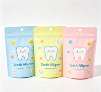 Sacs d'emballage pour aligneurs dentaires imprimés sur mesure, sacs en plastique anti-humidité à surface mate pour emballage de dispositifs orthodontiques