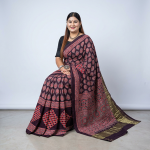 Elegante Saree de Seda Modal con Patrones Ajrakh Tradicionales Pintados a Mano, de Secado Rápido, Corte Regular, Moda Étnica India, Venta al Por Mayor - Product Image 4