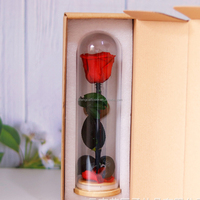 Rose éternelle préservée sous cloche en verre avec tige – Fleurs naturelles pour la Saint-Valentin et les remises de diplômes
