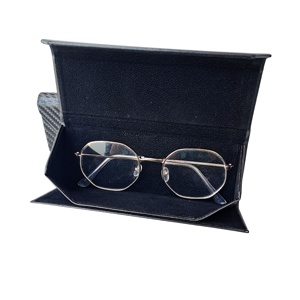 <span class=keywords><strong>Étui</strong></span> <span class=keywords><strong>à</strong></span> <span class=keywords><strong>lunettes</strong></span> pliable magnétique en cuir PU, logo personnalisé, très vendu, populaire, forme triangulaire. - Product Image 3