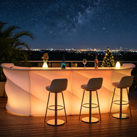 Meubles de bar extérieur en plastique LED de luxe au design moderne, tabourets mobiles, chaise, table à cocktails, ensemble chicha, résistant à l'eau pour