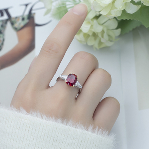 แหวนเพชรเพาะเลี้ยงสีแดง 18k รุ่น MSR-656 ของ Custom Jewelry - Product Image 5