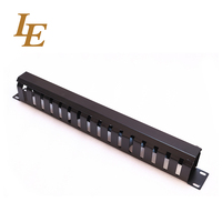 Organisateur de câbles 19 pouces 1U à 5 anneaux en acier SPCC thermolaqué RAL9004 noir pour installation horizontale sur racks - En stock