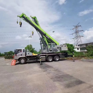 Grúa para Camión de 25 Toneladas, 49.5m, ZTC250A562-1, Motor de Bomba de Engranajes de Alta Eficiencia - Product Image 2