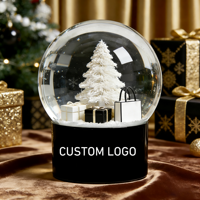 Globe à Neige Personnalisé en Résine de Luxe avec Sacs Cadeaux Arbre de Noël Blanc pour Cadeaux d'Entreprise, Promotions de Marque, Articles de Collection