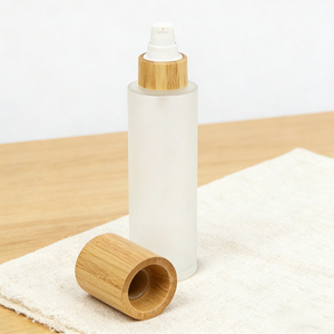 Botella de Vidrio Esmerilado con Doble Tapa y Cubierta Protectora de Bambú, Envase de Viaje para Cuidado de la Piel, Ideal para Humectantes - Product Image 3