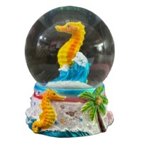 Usine personnalisée en forme de conque conception de Base paillettes boule à neige palmier tortue de mer résine Globe d'eau plage Souvenir boule de cristal