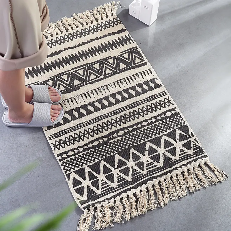 Tapis de bain blanc noir, matériau en coton tissé avec gland de tapis de sol de salle de bain Boho