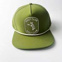 Casquette de baseball en maille ajustable imperméable de couleur verte d'herbe Casquette de camionneur respirante décontractée Casquette perforée au laser à 5 panneaux