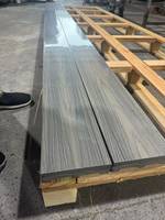 Planches de terrasse en composite WPC modernes, carrées, antidérapantes, co-extrudées, imperméables, pour extérieur, avec finition brossée