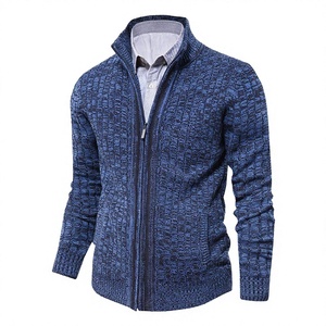 Cardigan tricoté personnalisé pour homme en coton et fibre de bambou, à col montant zippé, rayé, avec imprimé en relief caoutchouté, idéal pour l'hiver - Product Image 3