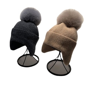Mùa Đông Phụ Nữ Tai Flaps Beanie Hat Ngoài Trời Windproof Ấm Len Skullies Top Lông Bóng Fluffy Phụ Nữ Dệt Kim Tai Bao Gồm Skull Cap - Product Image 3